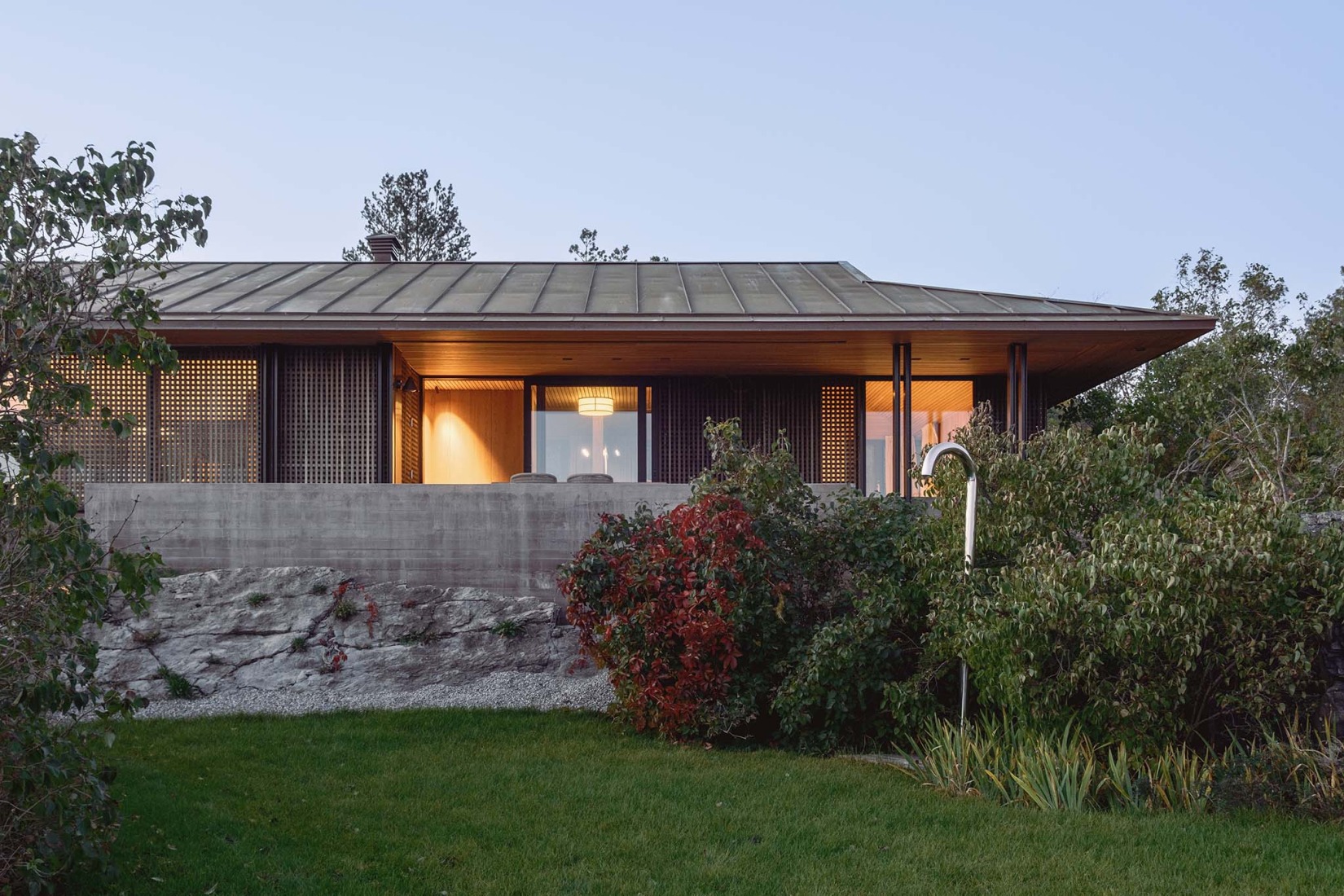 Cabin Ostøya by R21 Arkitekter. Photograph by Ruben Ratkusic.