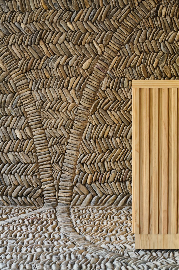 Hotel en Sigüés por Sebastián Arquitectos. Fotografía por Iñaki Bergera.