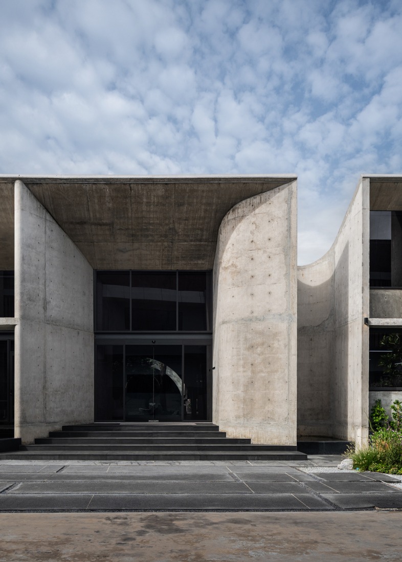 Exterior. Novolife HQ Office by Studio Krubka. Photograph by Weerapon Singnoi.