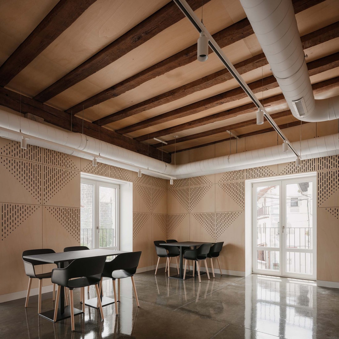 Edificio Elizatea por RUE arquitectos. Fotografía por Aitor Estévez.