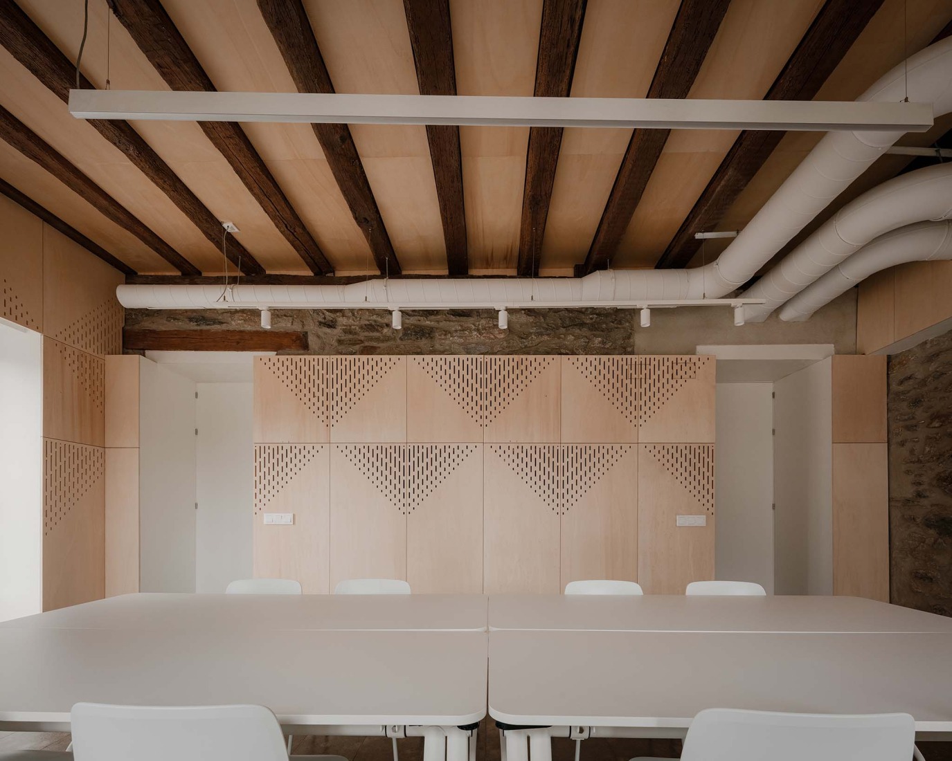 Edificio Elizatea por RUE arquitectos. Fotografía por Aitor Estévez.