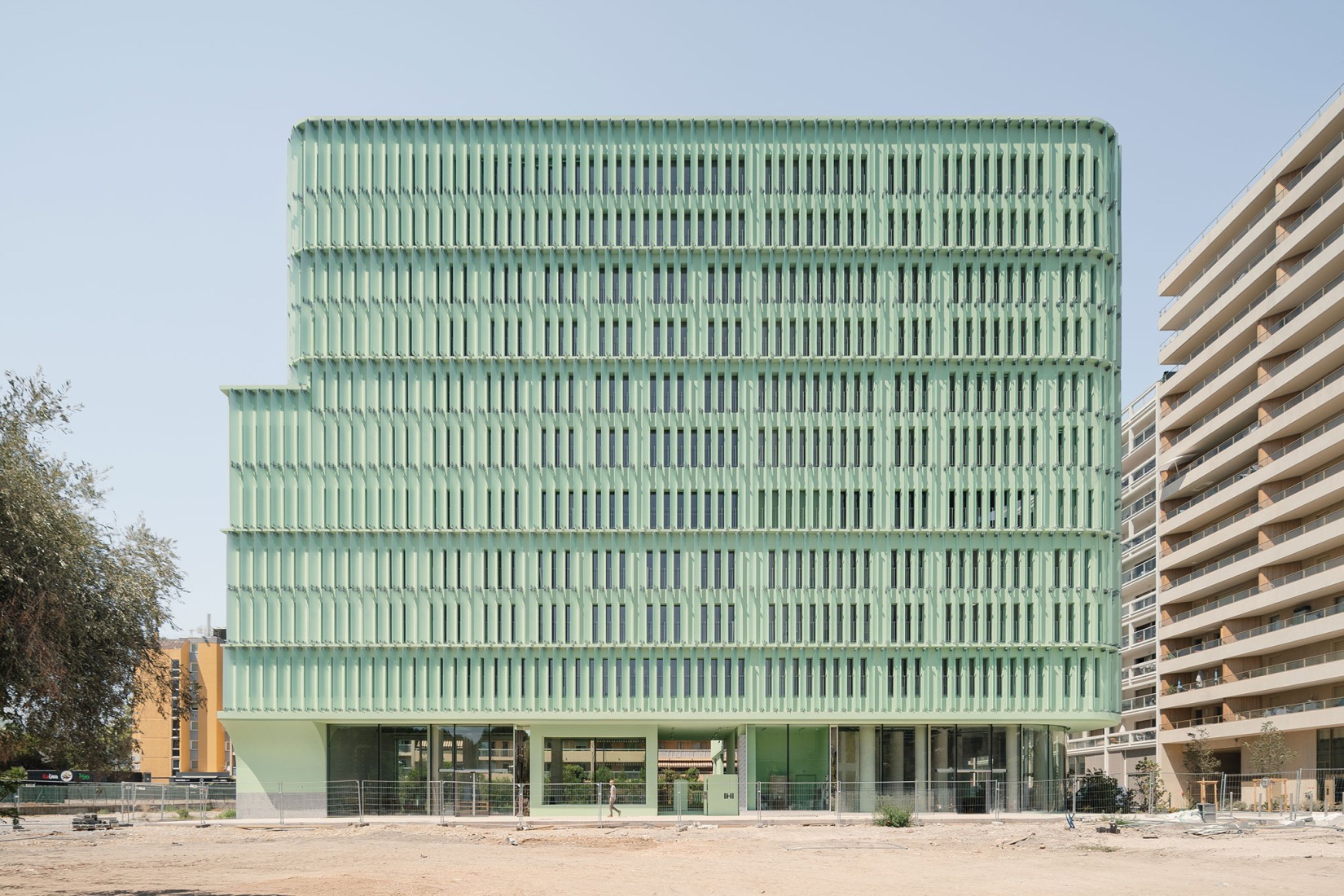 OASIS by Atelier Stéphane Fernandez. Photograph by Vladimir de Mollerat du Jeu.