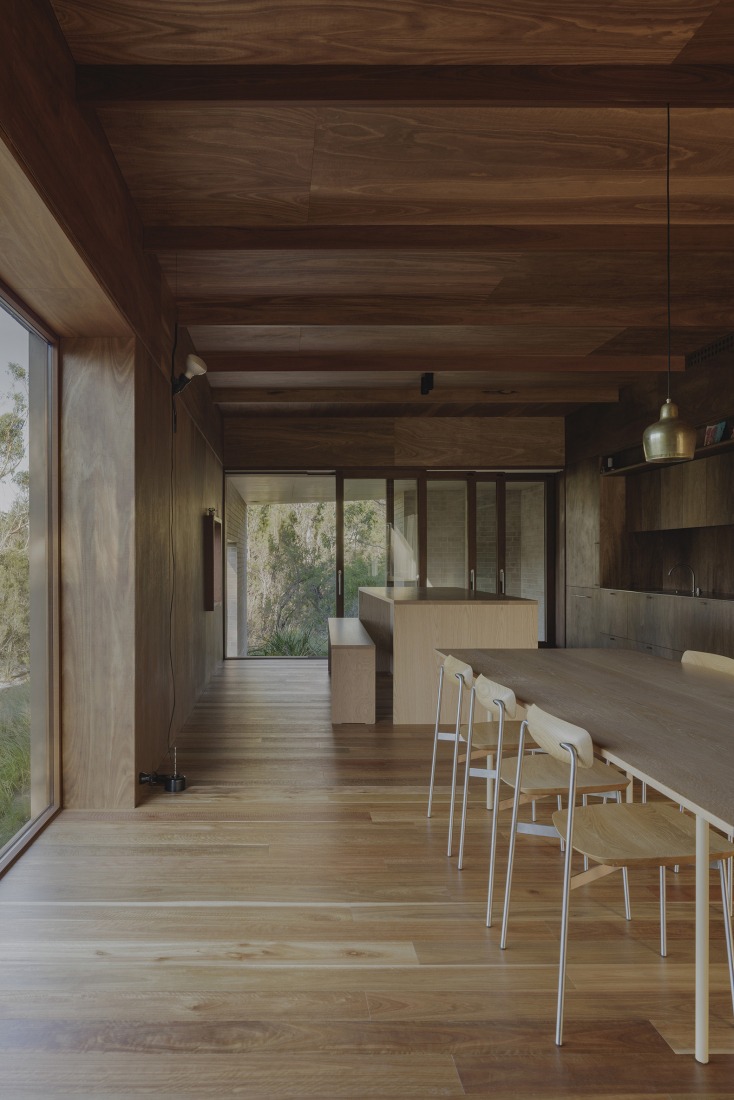 Casa EA por Bokey Grant. Fotografía por Clinton Weaver.