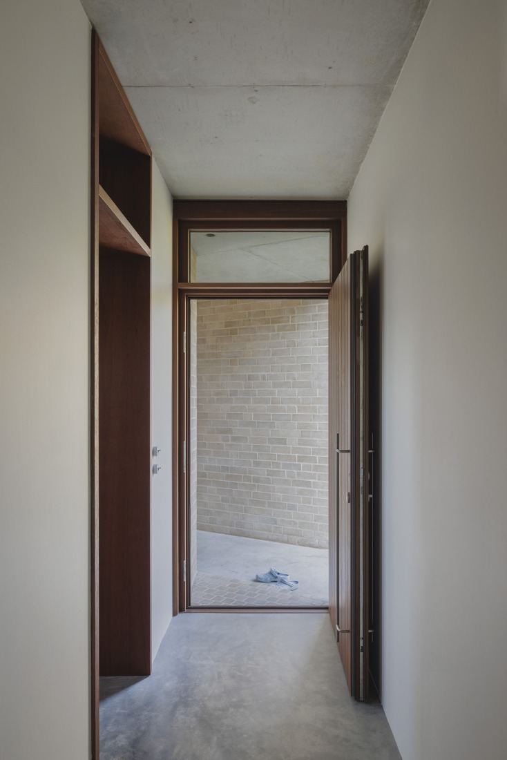 Casa EA por Bokey Grant. Fotografía por Clinton Weaver.