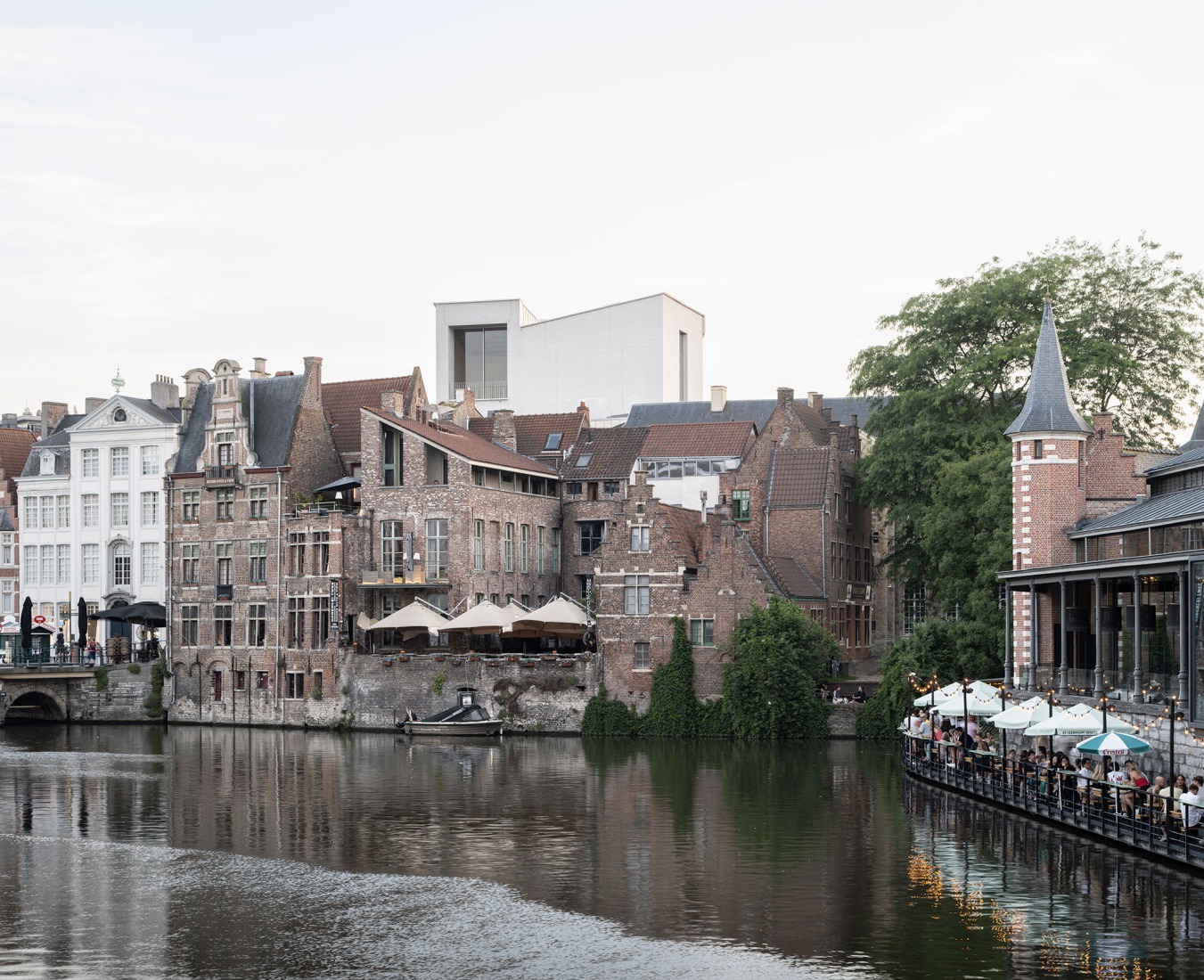 El Design Museum Gent por Carmody Groarke y ATAMA. Fotografía por Michiel De Cleene.