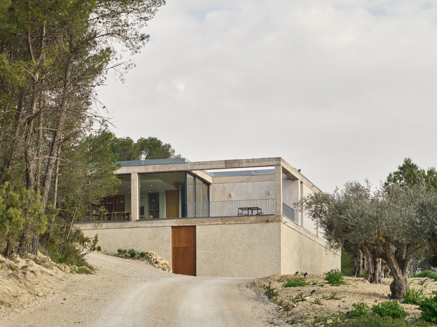 Bodega Novos by García Floquet arquitectos. Photograph by Iñaki Bergera.
