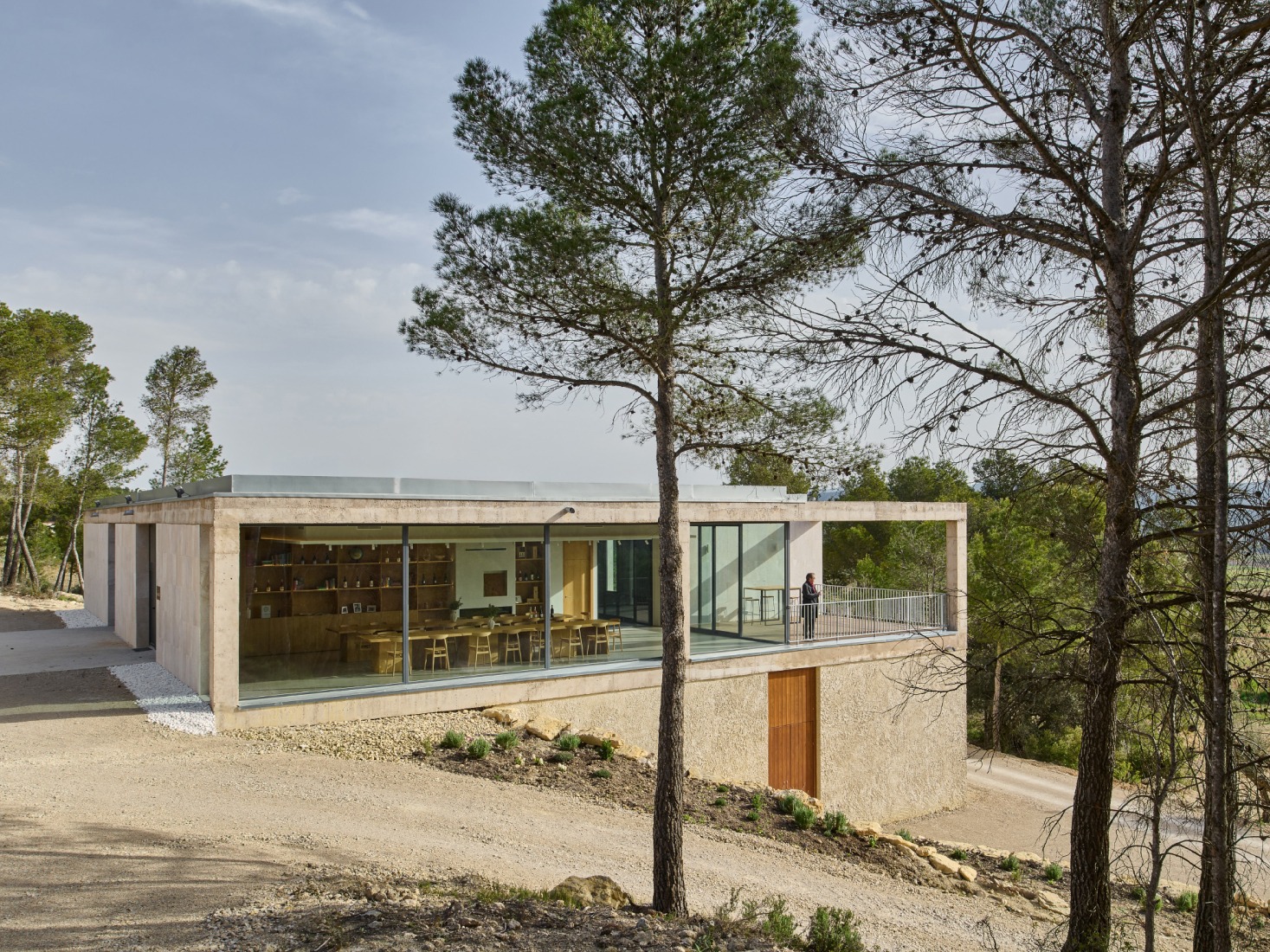 Bodega Novos by García Floquet arquitectos. Photograph by Iñaki Bergera.
