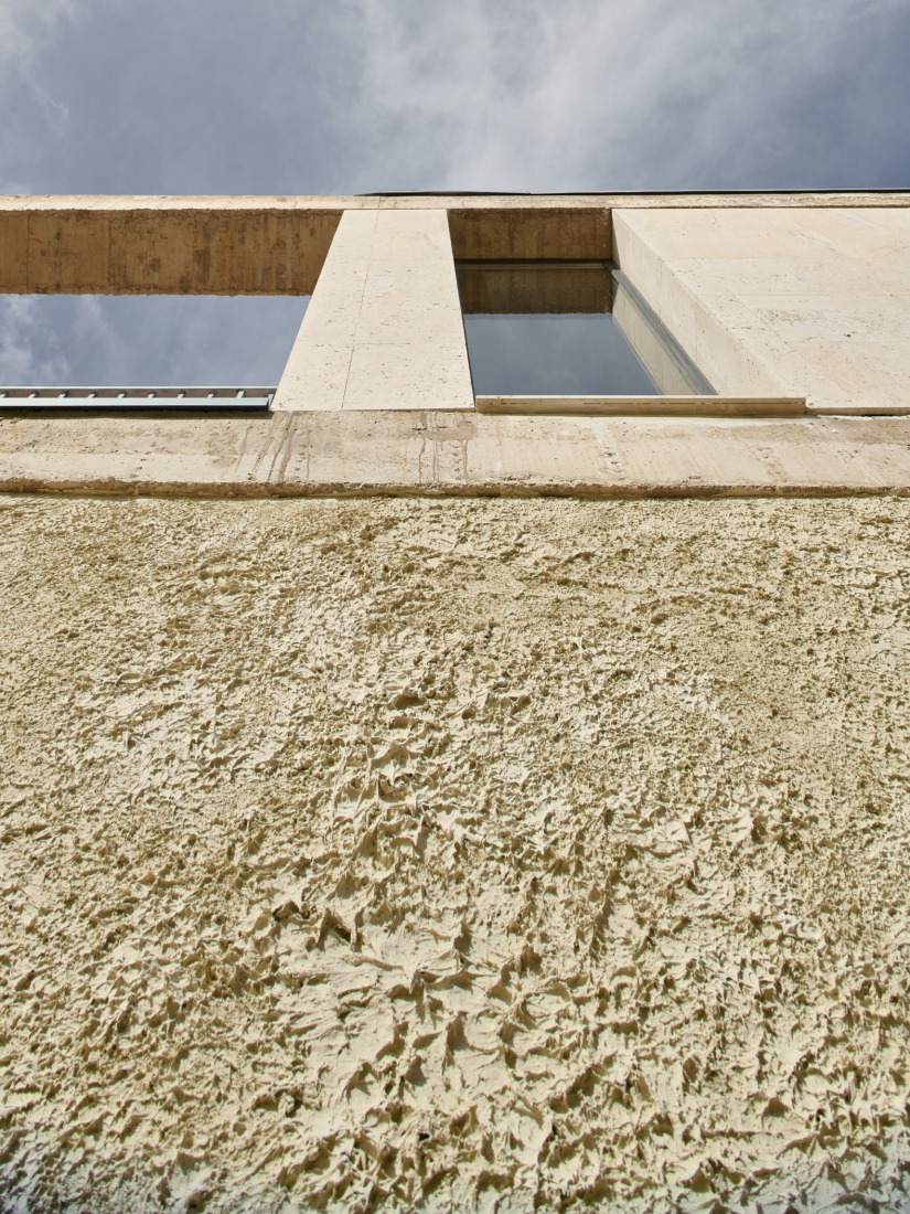 Bodega Novos by García Floquet arquitectos. Photograph by Iñaki Bergera.