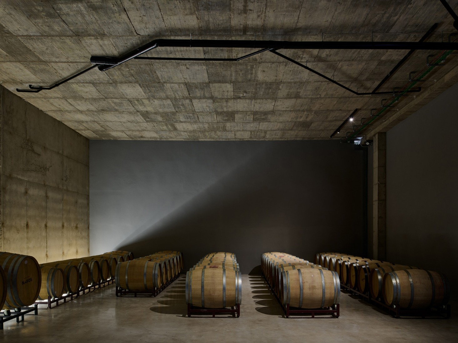 Bodega Novos by García Floquet arquitectos. Photograph by Iñaki Bergera.