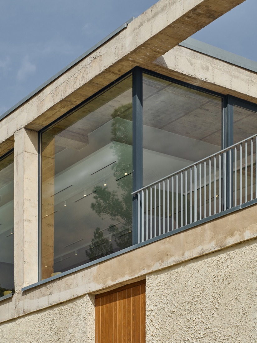Bodega Novos by García Floquet arquitectos. Photograph by Iñaki Bergera.