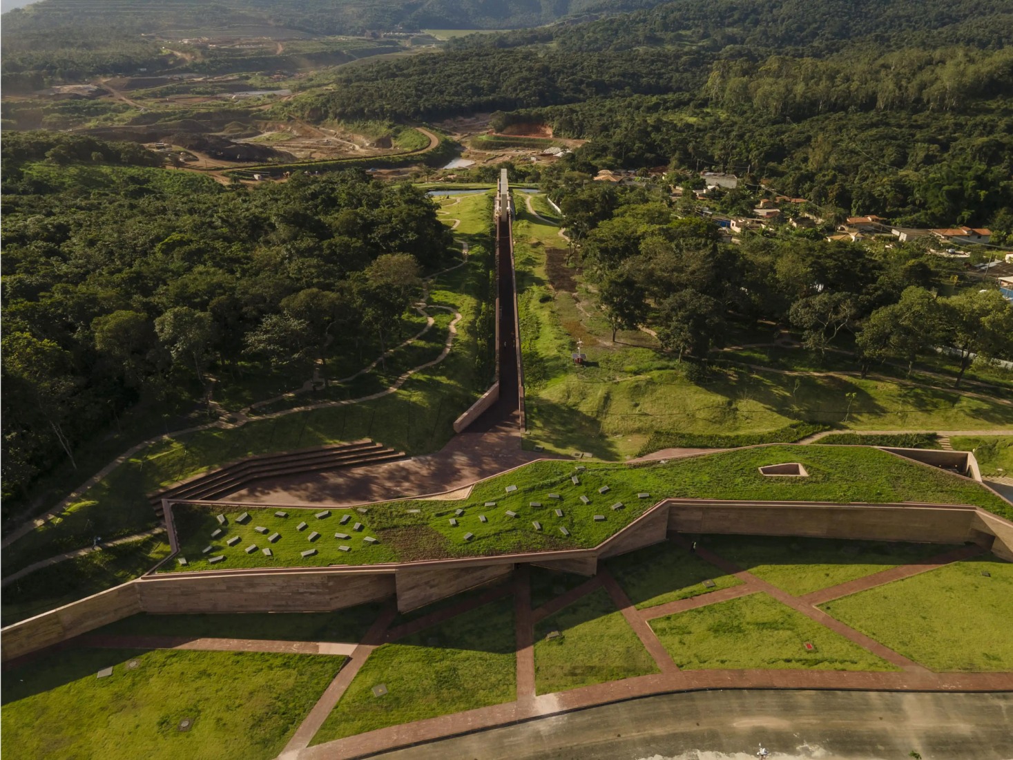 Memorial de Brumadinho por Gustavo Penna Arquitetos Associados. Fotografía por Jomar Braganca.