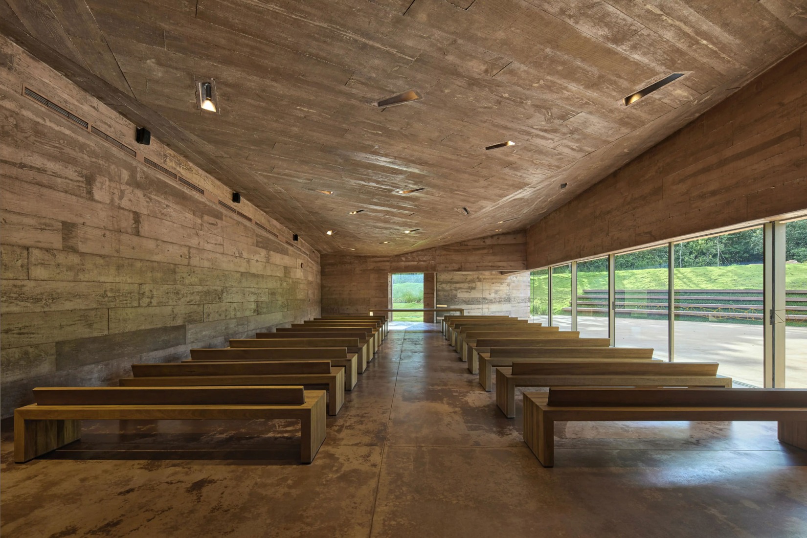 Memorial de Brumadinho por Gustavo Penna Arquitetos Associados. Fotografía por Jomar Braganca.