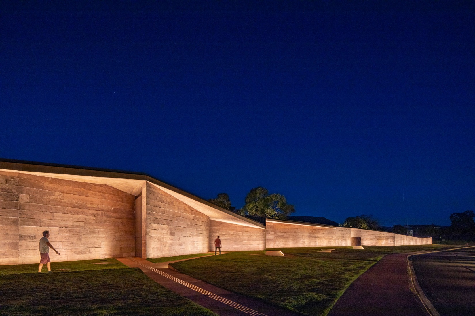 Memorial de Brumadinho por Gustavo Penna Arquitetos Associados. Fotografía por Pedro Mascaro.