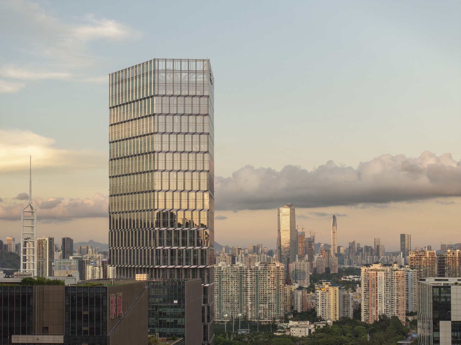 Kingdee Cloud Tower by HENN. Photograph by Tian Fangfang.