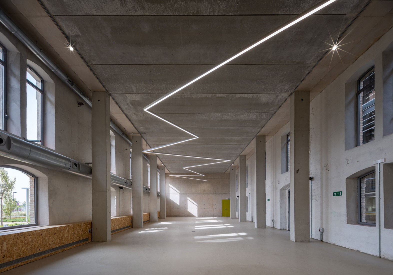 La harinera del Grao by VAM10 arquitectura y paisaje. Photograph by David Frutos.