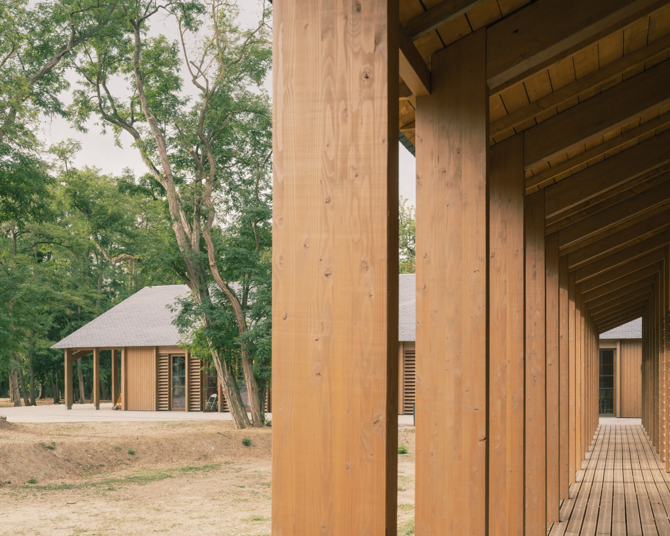 Centro de Ocio Bois de Cergy por PLURIEL[LES] ARCHITECTES. Fotografía por Charly Broyez.