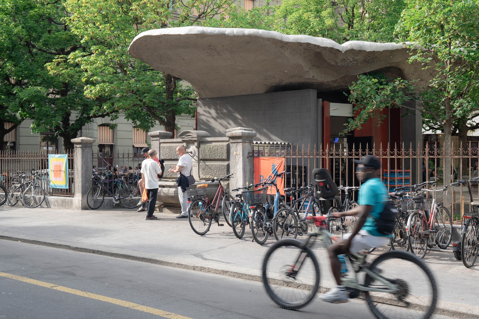 Redevelopment of the PROGR Courtyard in Berne, Switzerland by Salewski Nater Kretz, Miriam Sturzenegger  and bbz landschaftsarchitekten. Photograph by Daniela Valentini.