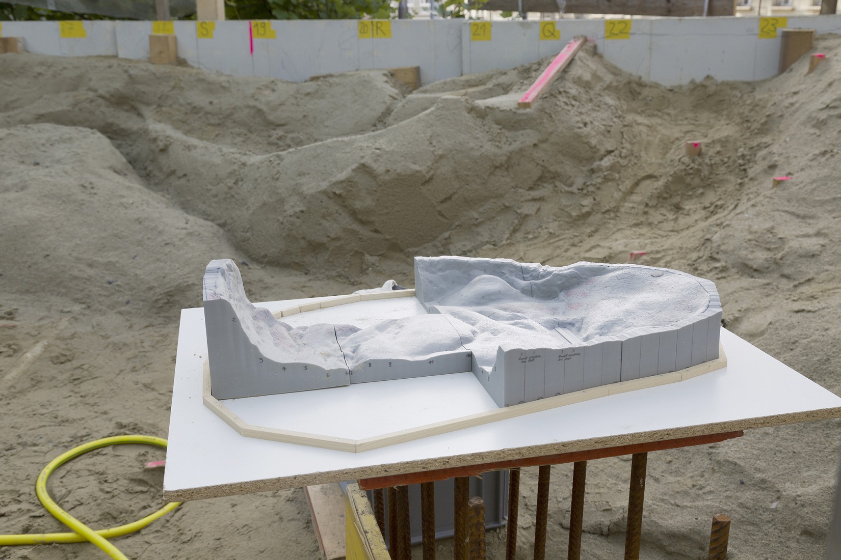 Production process for the roof structure. Redevelopment of the PROGR Courtyard in Berne, Switzerland by Salewski Nater Kretz, Miriam Sturzenegger  and bbz landschaftsarchitekten.