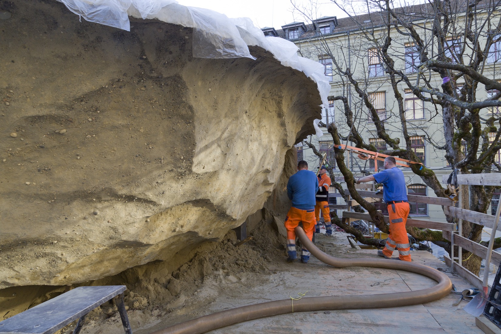Production process for the roof structure. Redevelopment of the PROGR Courtyard in Berne, Switzerland by Salewski Nater Kretz, Miriam Sturzenegger  and bbz landschaftsarchitekten.