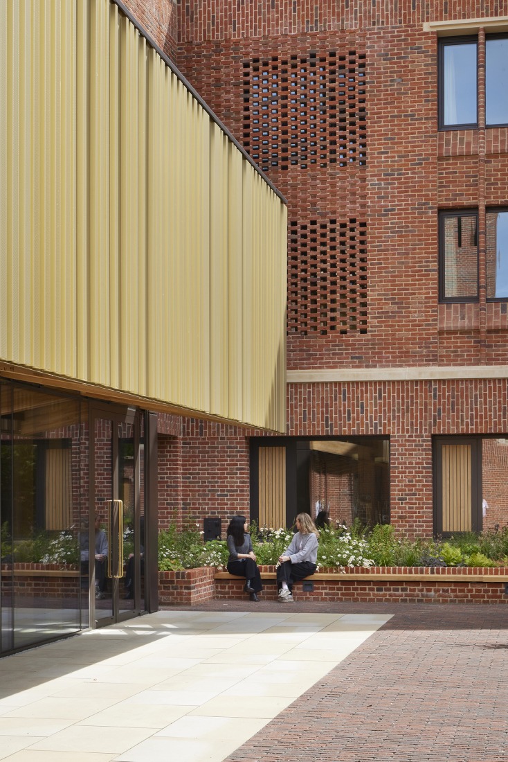 Primeras residencias femeninas en Winchester College por Stanton Williams. Fotografía por Jack Hobhouse.