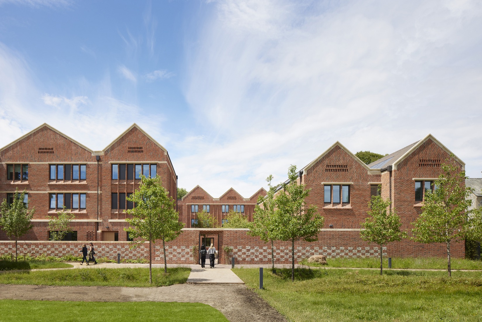 Primeras residencias femeninas en Winchester College por Stanton Williams. Fotografía por Jack Hobhouse.