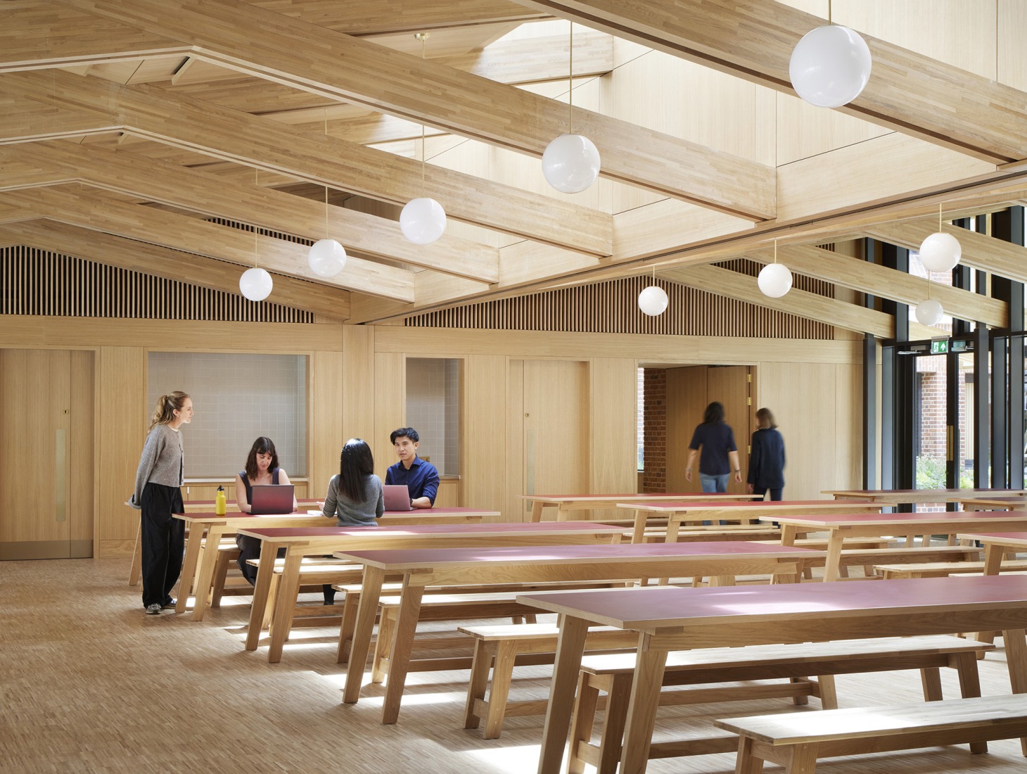 Primeras residencias femeninas en Winchester College por Stanton Williams. Fotografía por Jack Hobhouse.