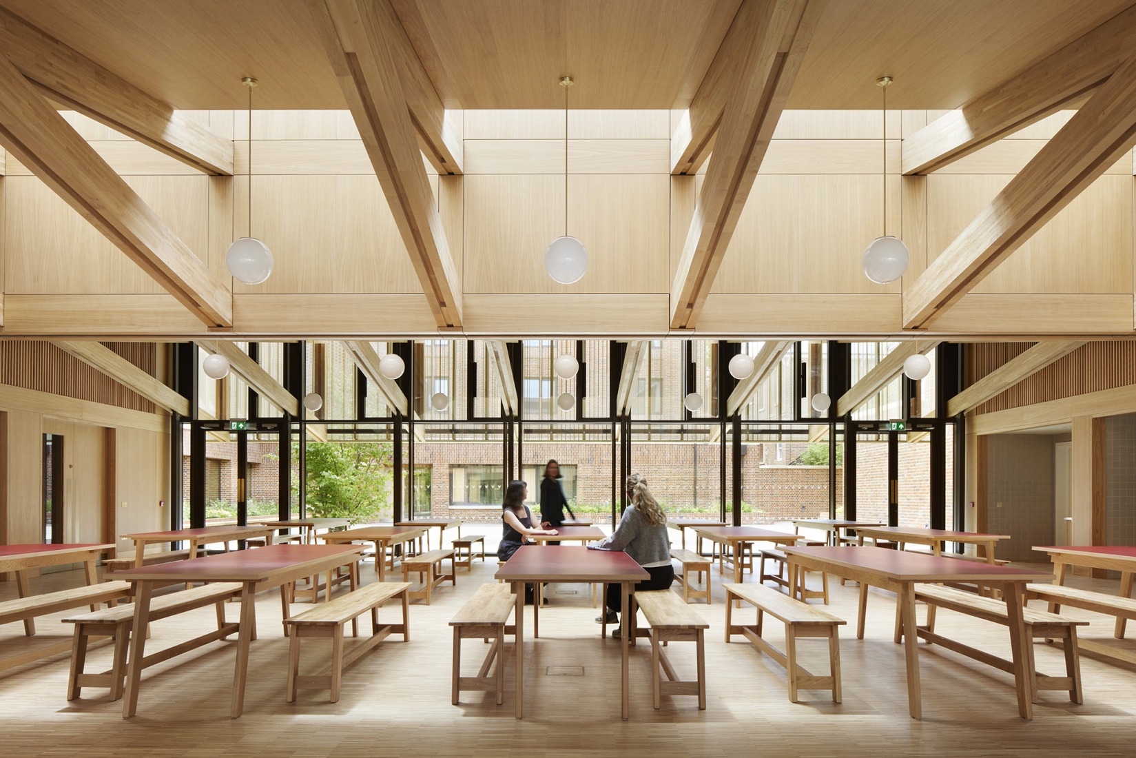 Primeras residencias femeninas en Winchester College por Stanton Williams. Fotografía por Jack Hobhouse.