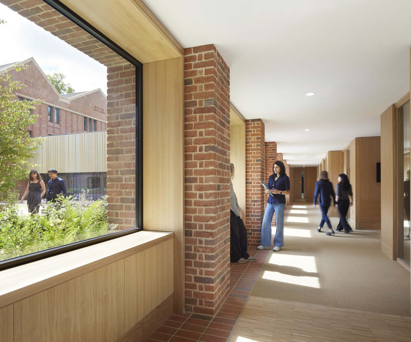 Primeras residencias femeninas en Winchester College por Stanton Williams. Fotografía por Jack Hobhouse.