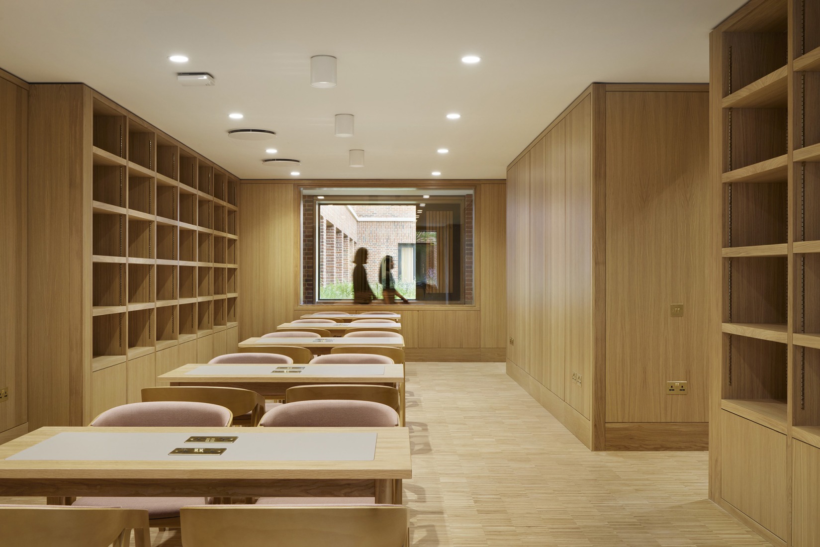 Primeras residencias femeninas en Winchester College por Stanton Williams. Fotografía por Jack Hobhouse.