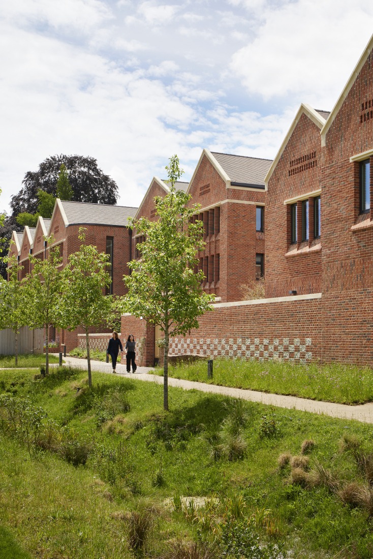 Primeras residencias femeninas en Winchester College por Stanton Williams. Fotografía por Jack Hobhouse.