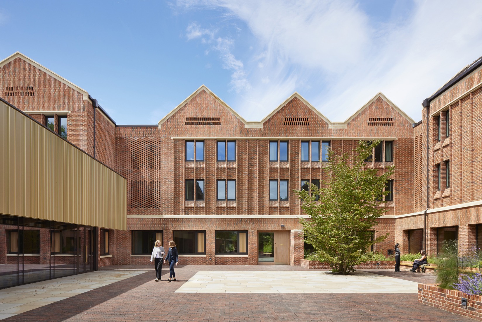Primeras residencias femeninas en Winchester College por Stanton Williams. Fotografía por Jack Hobhouse.