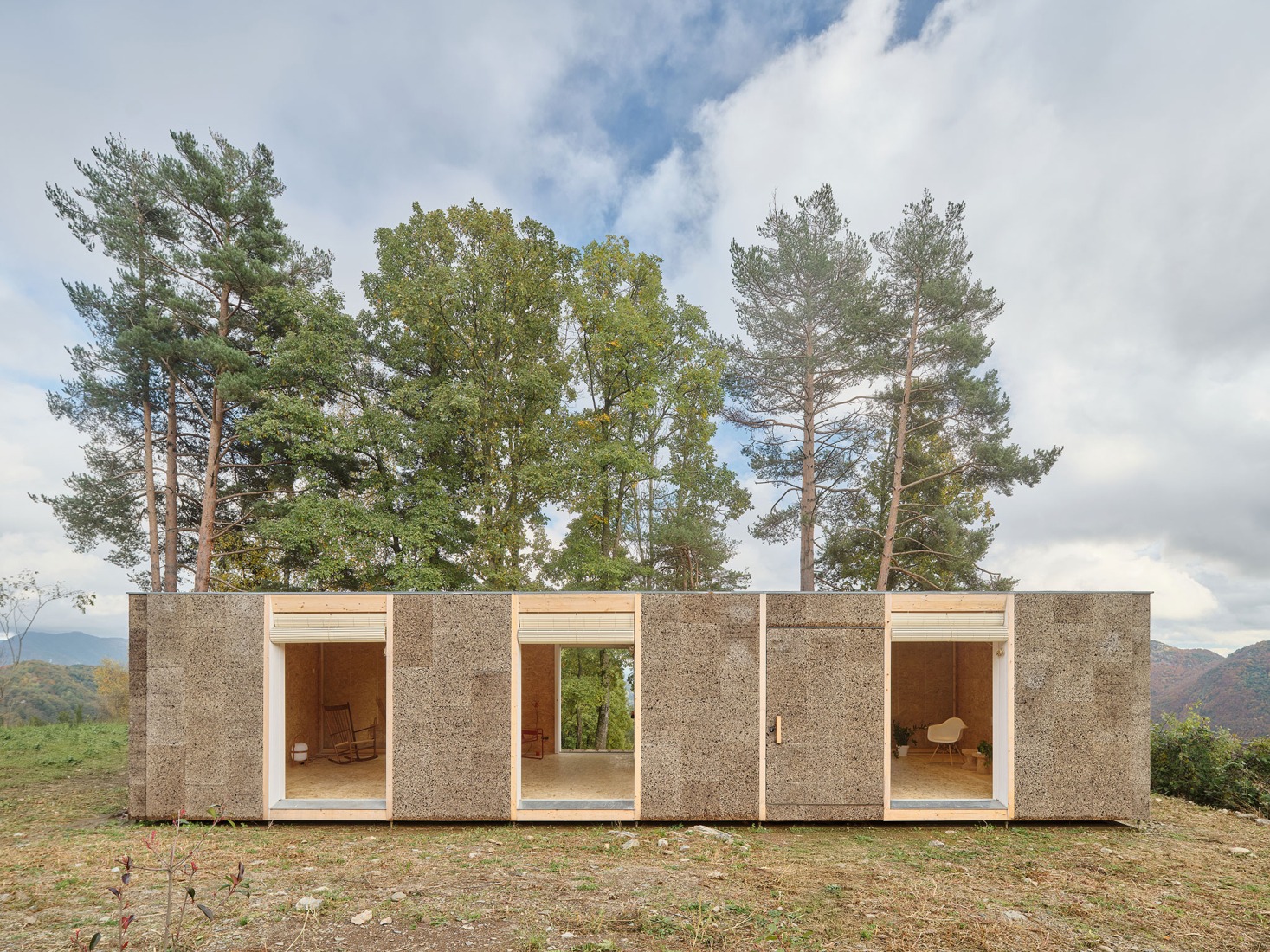 Casa Bosc por Ágora Arquitectura. Fotografía por Adrià Goulà.