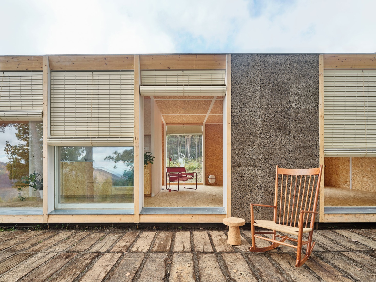 Casa Bosc por Ágora Arquitectura. Fotografía por Adrià Goulà.