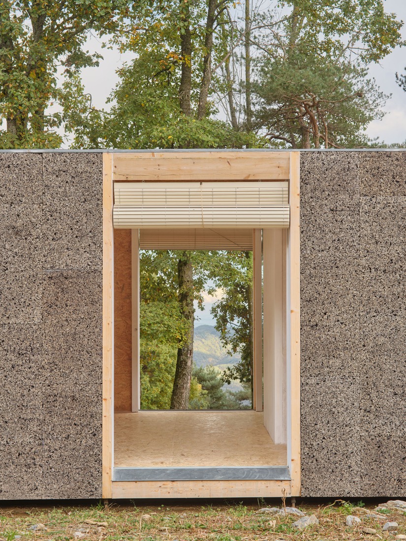 Casa Bosc por Ágora Arquitectura. Fotografía por Adrià Goulà.