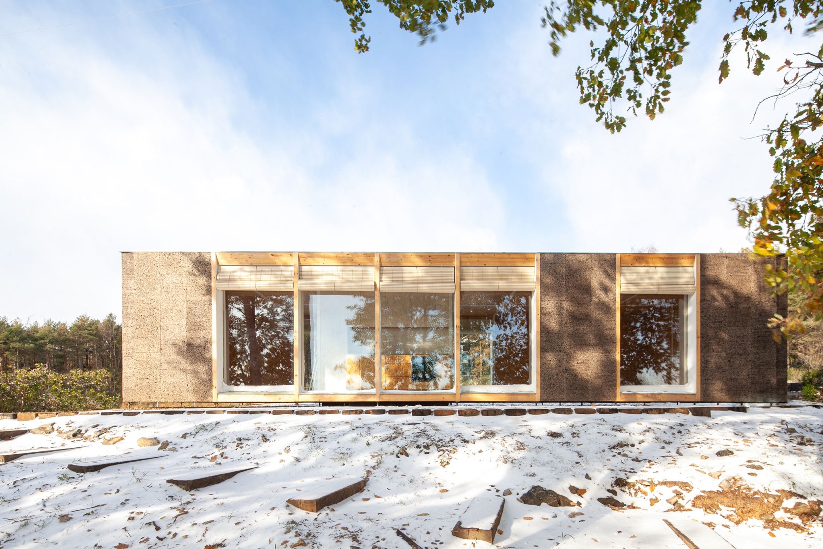 Casa Bosc por Ágora Arquitectura. Fotografía por Joan Casals.