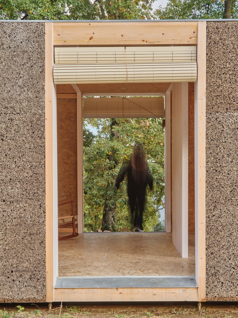 Casa Bosc por Ágora Arquitectura. Fotografía por Adrià Goulà.