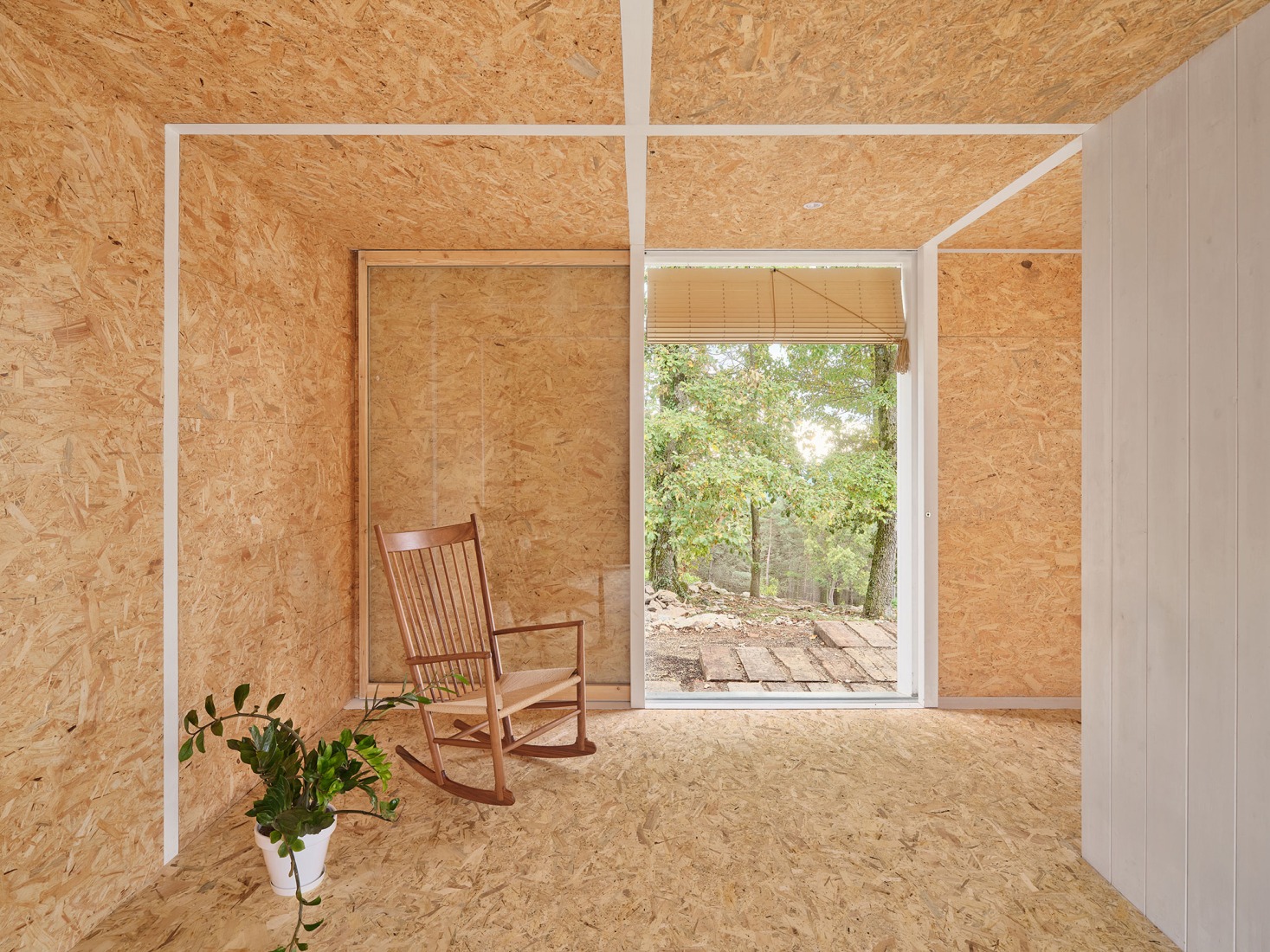 Casa Bosc por Ágora Arquitectura. Fotografía por Adrià Goulà.