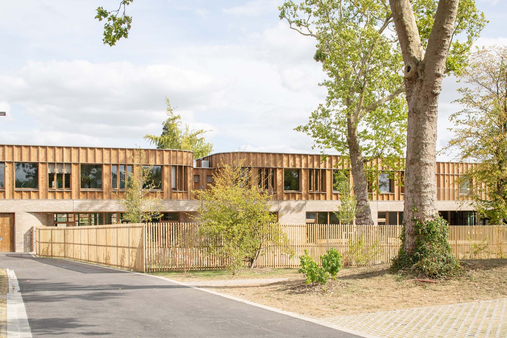 School in Marly by Archi5 + Bureau Face B. Photograph by Louis Duboys Fresney.
