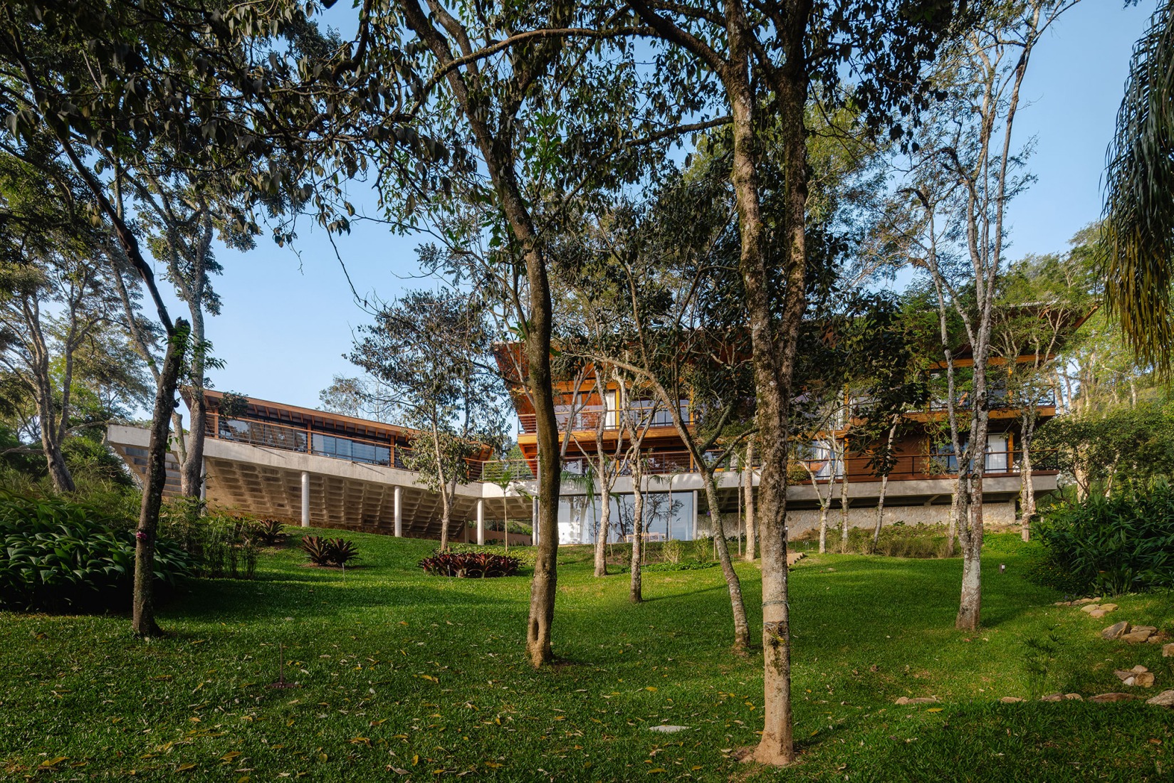 Pinhal House by Cornetta Arquitetura. Photography by Manuel Sá.