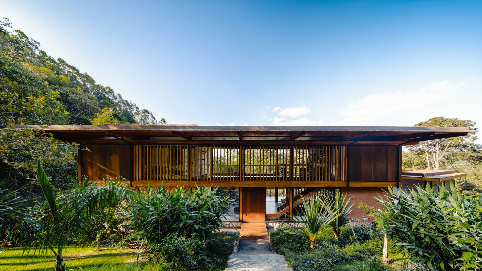 Pinhal House by Cornetta Arquitetura. Photography by Manuel Sá.
