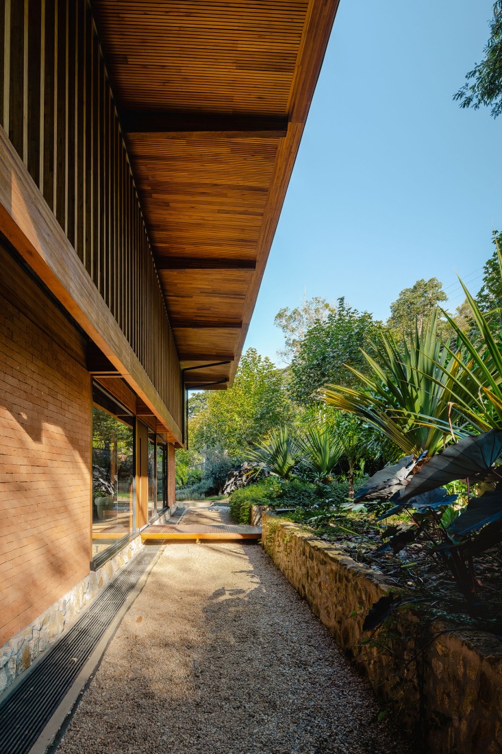 Pinhal House by Cornetta Arquitetura. Photography by Manuel Sá.