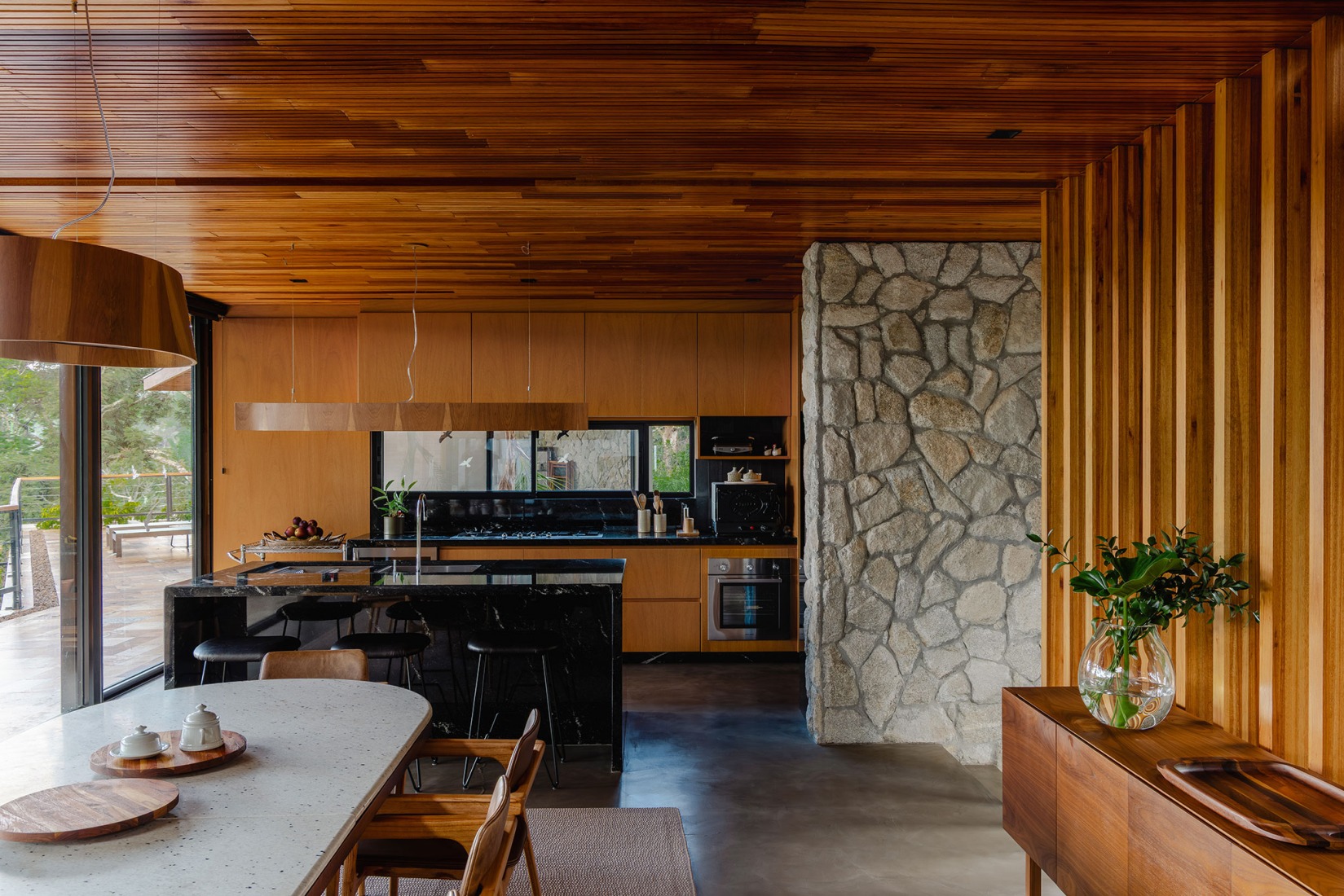 Pinhal House by Cornetta Arquitetura. Photography by Manuel Sá.