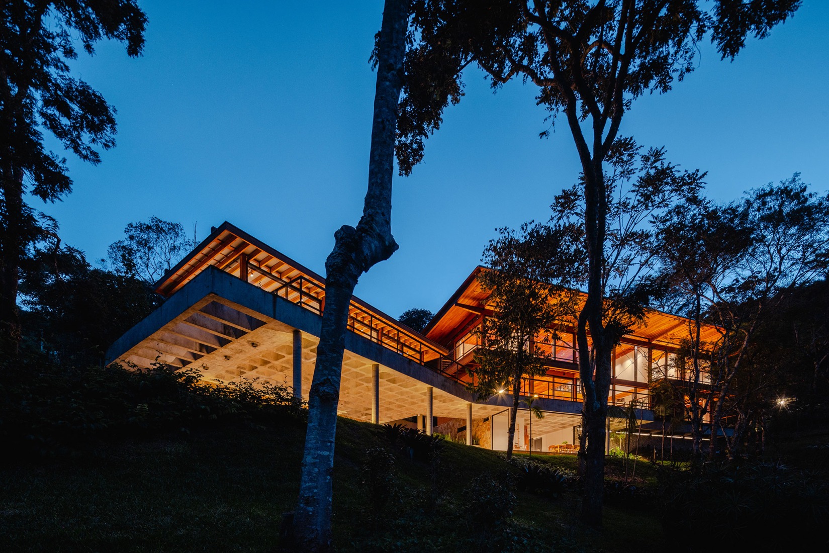 Pinhal House by Cornetta Arquitetura. Photography by Manuel Sá.