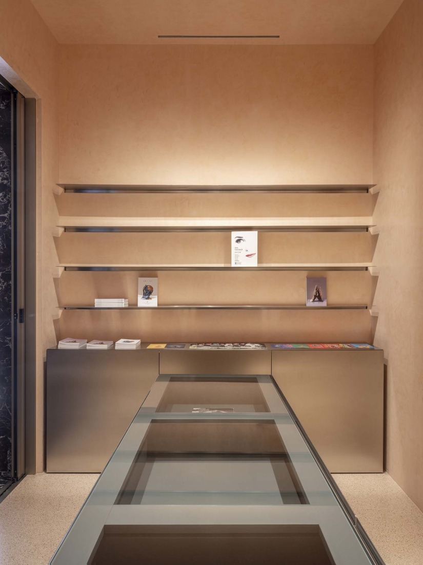 Nueva Tienda del Teatro de la Zarzuela de Madrid por Donaire Milans Arquitectos. Fotografía por Juan Baraja.