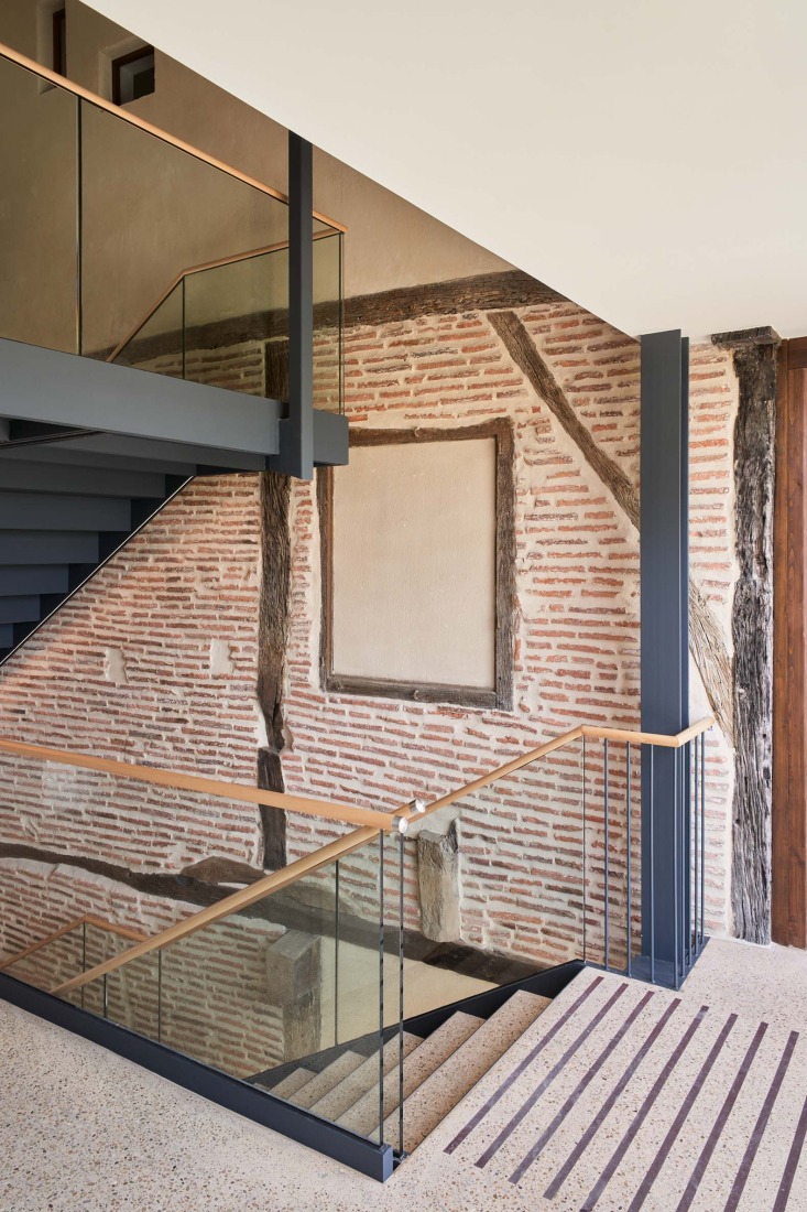 Rehabilitation and Expansion of the "Las Cadenas House" by Escribano Arrieta Studio. Photograph by Javier Bravo.