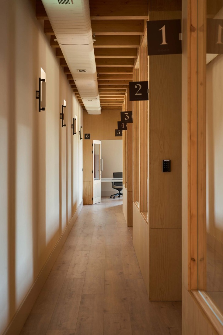 Rehabilitation and Expansion of the "Las Cadenas House" by Escribano Arrieta Studio. Photograph by Javier Bravo.