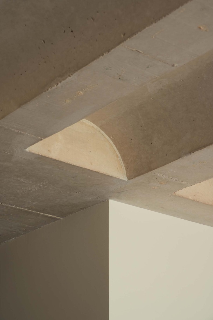 Rehabilitation and Expansion of the "Las Cadenas House" by Escribano Arrieta Studio. Photograph by Javier Bravo.