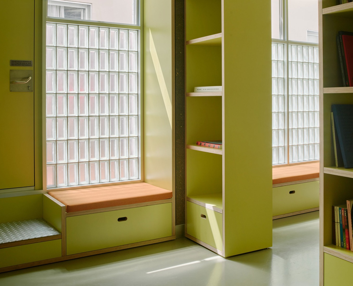 Space Alkar contemporary art collection by estudio Herreros. Photography by José Hevia.