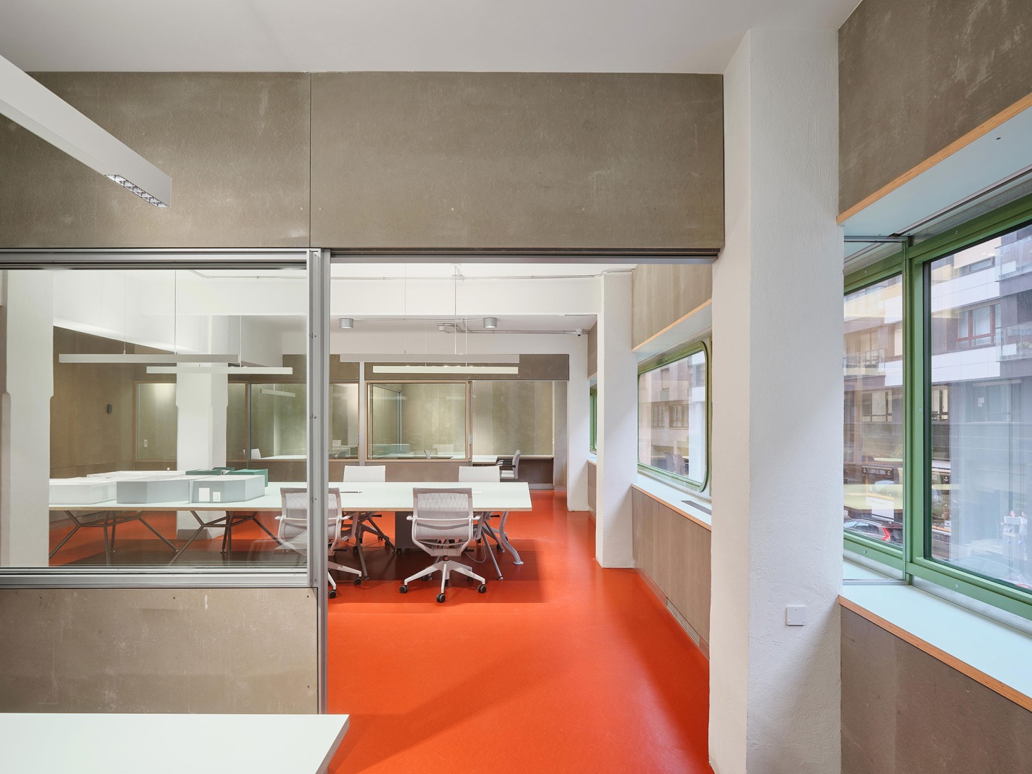 Space Alkar contemporary art collection by estudio Herreros. Photography by Adrià Goula.