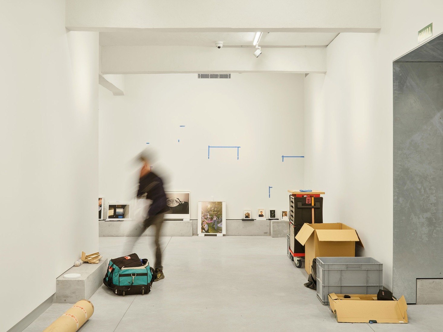 Space Alkar contemporary art collection by estudio Herreros. Photography by Adrià Goula.